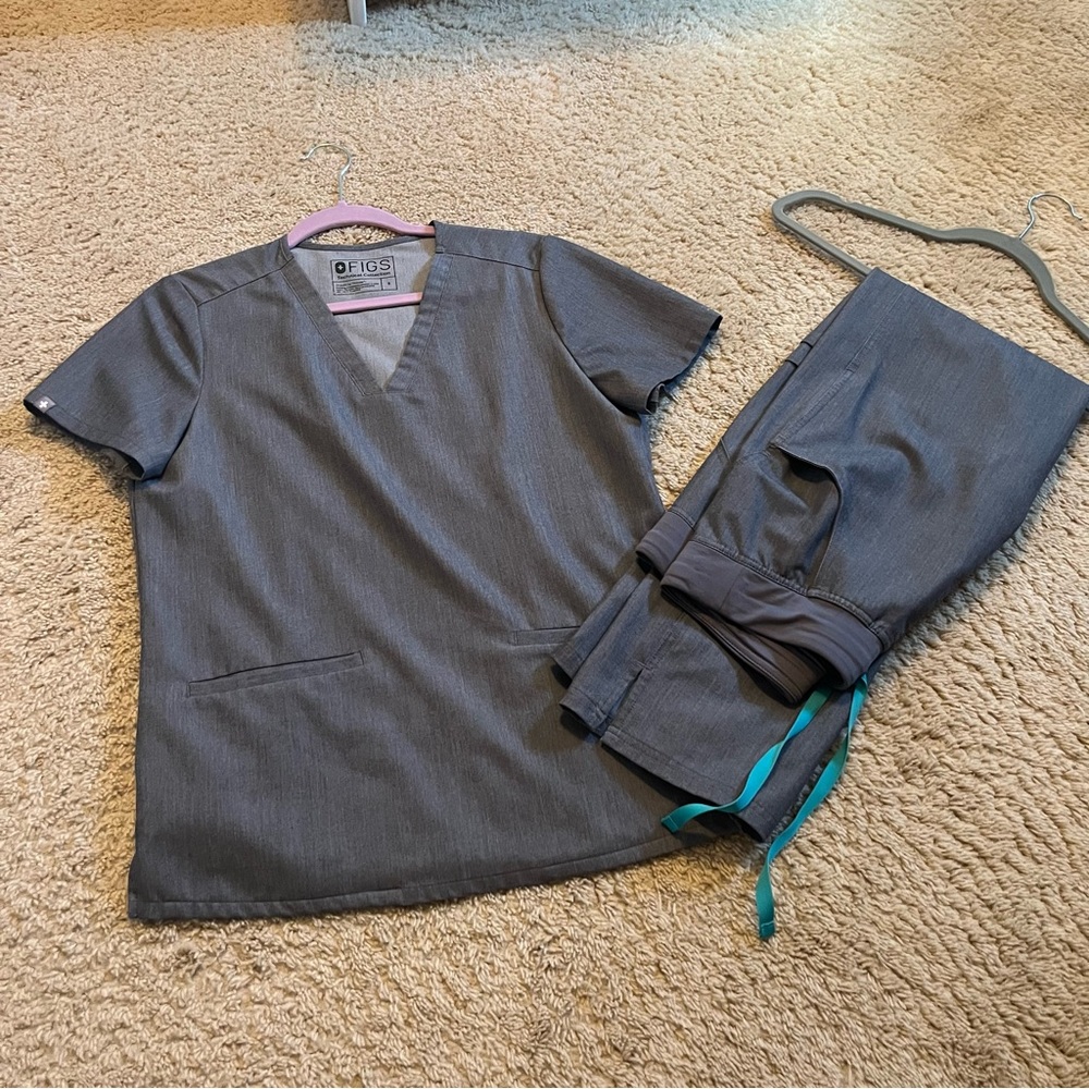 Figs Graphite Scrub Set